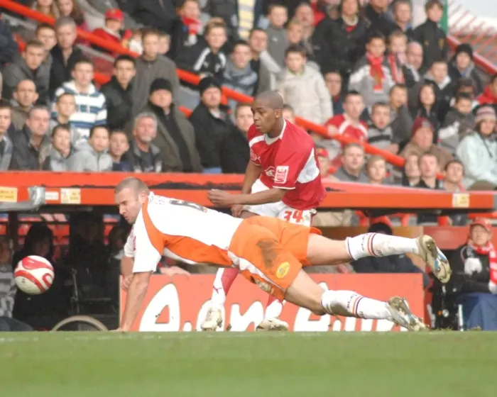 Framed Print : Darren Byfield in Action: Bristol City vs. Blackpool