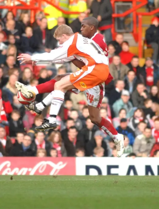 Framed Print : Darren Byfield in Action: Bristol City vs Blackpool Framed Print : Darren Byfield in Action: Bristol City vs Blackpool