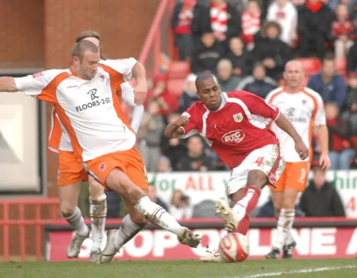 Framed Print : Darren Byfield in Action: Bristol City vs Blackpool Framed Print : Darren Byfield in Action: Bristol City vs Blackpool