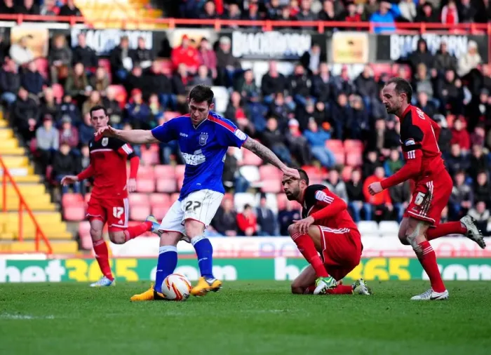 Framed Print : Daryl Murphy Scores the Opener: Bristol City vs Ipswich Town, January 2013
