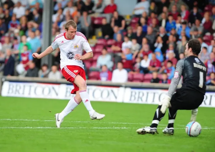 Framed Print : David Clarkson's Goal: Scunthorpe United vs. Bristol City, Championship 2010 Framed Print : David Clarkson's Goal: Scunthorpe United vs. Bristol City, Championship 2010