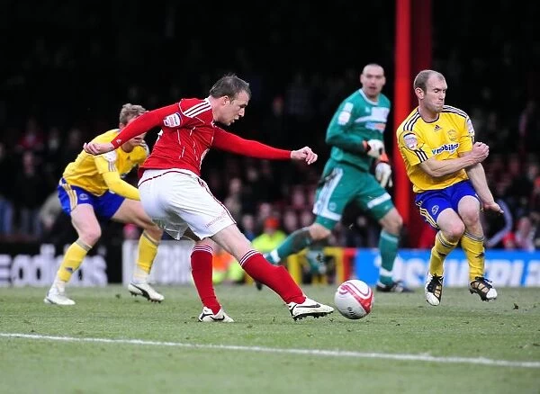 David Clarkson's Shot for Goal: Bristol City vs. Derby County, Championship Match, Ashton Gate Stadium (11-12-2010)