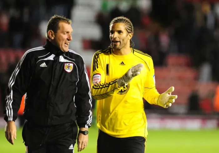 Framed Print : David James in Action: Bristol City vs. Reading, Npower Championship, Ashton Gate, 19 / 10 / 2010