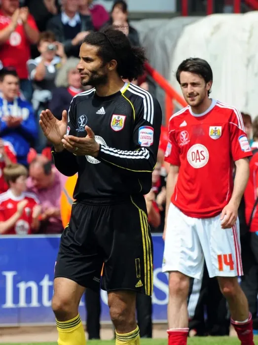 Framed Print : David James in Action: Bristol City vs. Hull City, Championship Match at Ashton Gate Stadium (07 / 05 / 2011)