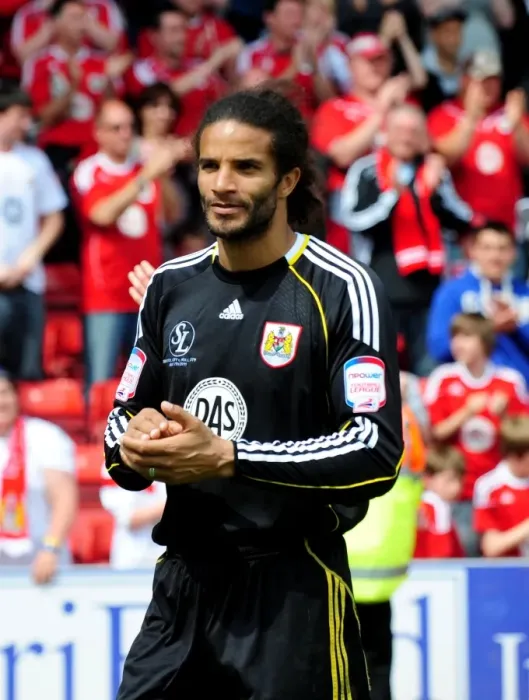 Framed Print : David James in Action: Championship Showdown - Bristol City vs. Hull City, May 2011 Framed Print : David James in Action: Championship Showdown - Bristol City vs. Hull City, May 2011
