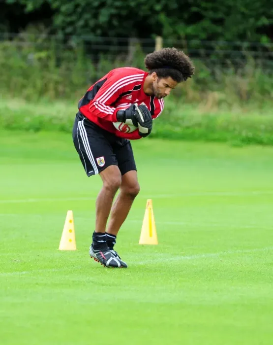 Framed Print : David James Begins New Journey at Bristol City: First Training Session