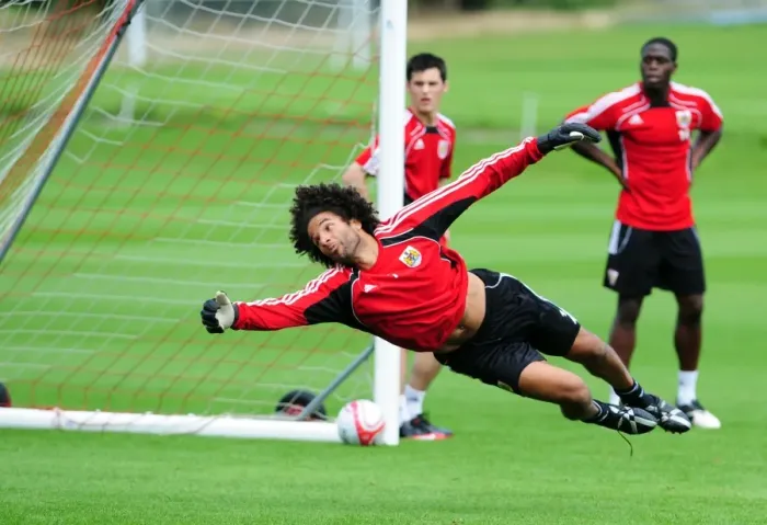 Framed Print : David James Begins New Journey at Bristol City: Legendary Goalkeeper's First Training Session Framed Print : David James Begins New Journey at Bristol City: Legendary Goalkeeper's First Training Session