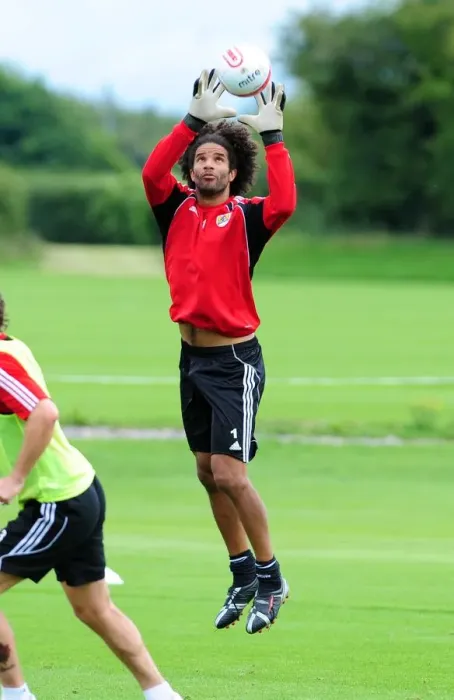 Framed Print : David James: England's Legendary Goalkeeper Kicks Off New Journey with Bristol City (First Day of Training) Framed Print : David James: England's Legendary Goalkeeper Kicks Off New Journey with Bristol City (First Day of Training)