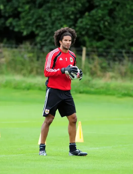 Framed Print : David James: England's No. 1 Begins Training with Bristol City Framed Print : David James: England's No. 1 Begins Training with Bristol City