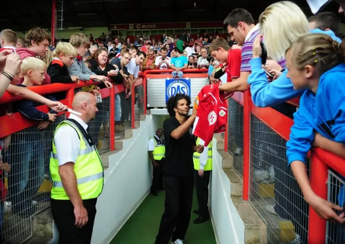Framed Print : David James First Training Session with Bristol City: Championship Debut vs Blackpool (31 / 07 / 2010)