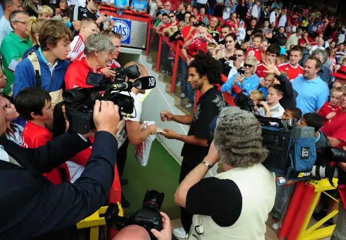 Framed Print : David James First Training Session with Bristol City: A Warm Welcome from the Fans (Bristol City vs Blackpool, Championship, 31 / 07 / 2010)