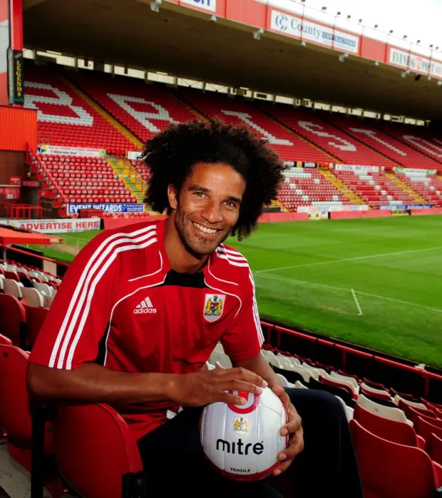 Framed Print : David James Joins Bristol City: England's Legendary Goalkeeper Signs for the Robins Framed Print : David James Joins Bristol City: England's Legendary Goalkeeper Signs for the Robins