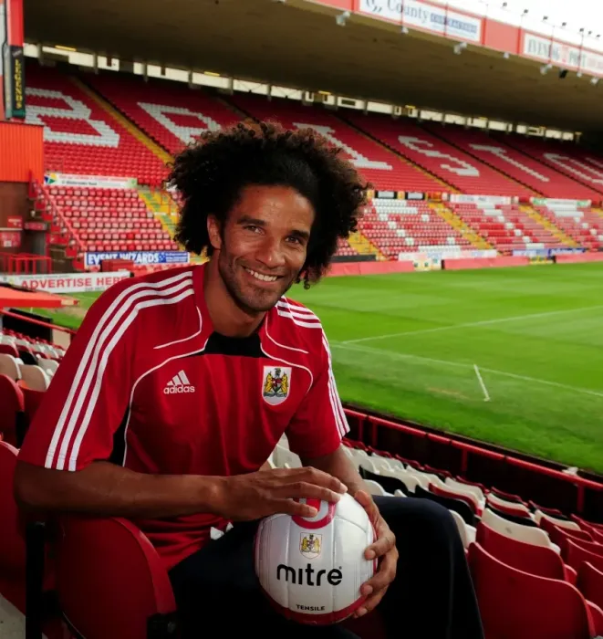 Framed Print : David James Joins Bristol City: English Goalkeeping Legend Signs On