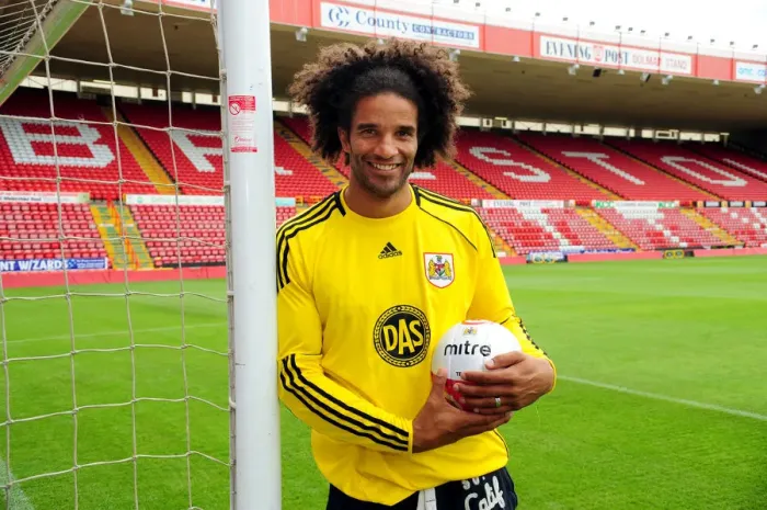 Framed Print : David James Joins Bristol City: English Goalkeeping Legend Signs On