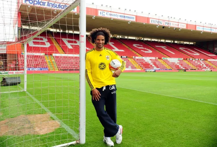 Framed Print : David James Joins Bristol City: English Goalkeeping Legend Signs On