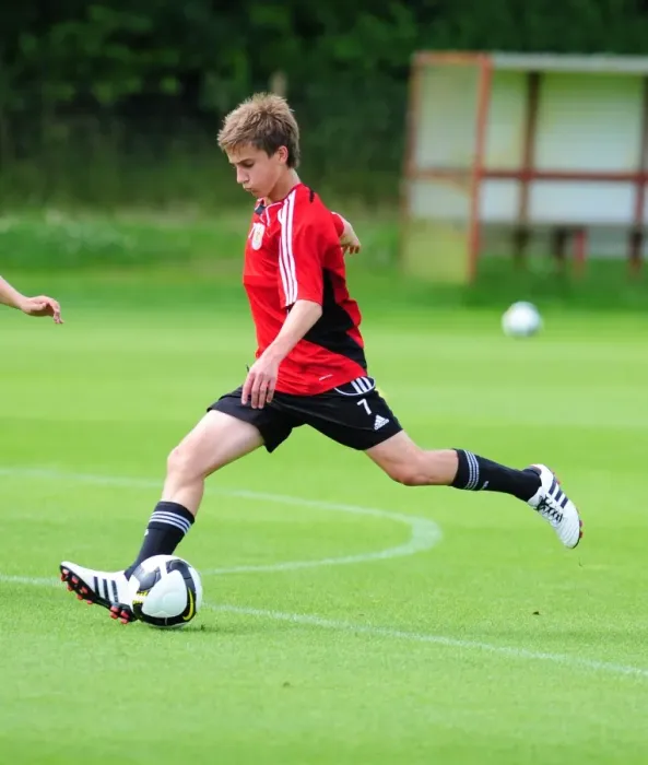 Framed Print : David James Joins Bristol City: First Training Session - Season 10-11 (New Signing) Framed Print : David James Joins Bristol City: First Training Session - Season 10-11 (New Signing)