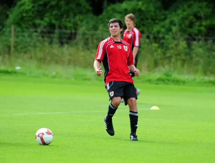 Framed Print : David James Joins Bristol City: First Training Session - Season 10-11 (New Signing) Framed Print : David James Joins Bristol City: First Training Session - Season 10-11 (New Signing)