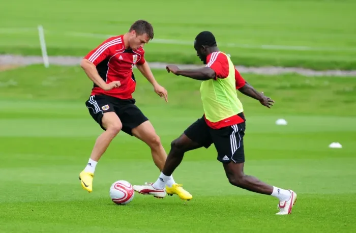 Framed Print : David James Joins Bristol City: First Training Session - Season 10-11 (New Signing) Framed Print : David James Joins Bristol City: First Training Session - Season 10-11 (New Signing)