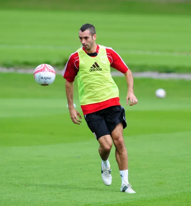 Framed Print : David James Joins Bristol City: First Training Session - Season 10-11 (New Signing) Framed Print : David James Joins Bristol City: First Training Session - Season 10-11 (New Signing)