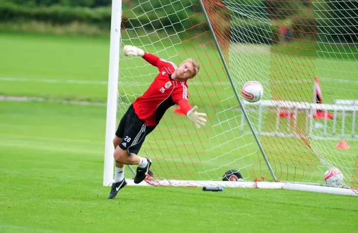 Framed Print : David James Joins Bristol City: First Training Session - Season 10-11 (New Signing) Framed Print : David James Joins Bristol City: First Training Session - Season 10-11 (New Signing)