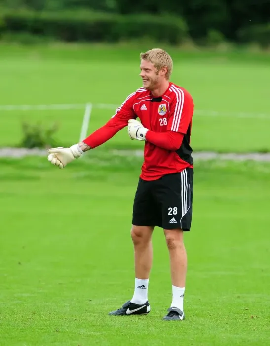 Framed Print : David James Joins Bristol City: First Training Session - Season 10-11 (New Signing)