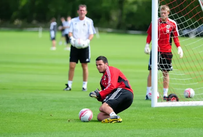 Framed Print : David James Joins Bristol City: First Training Session - Season 10-11 (New Signing) Framed Print : David James Joins Bristol City: First Training Session - Season 10-11 (New Signing)