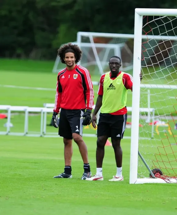 Framed Print : David James Kicks Off New Beginning at Bristol City: First Training Session Framed Print : David James Kicks Off New Beginning at Bristol City: First Training Session