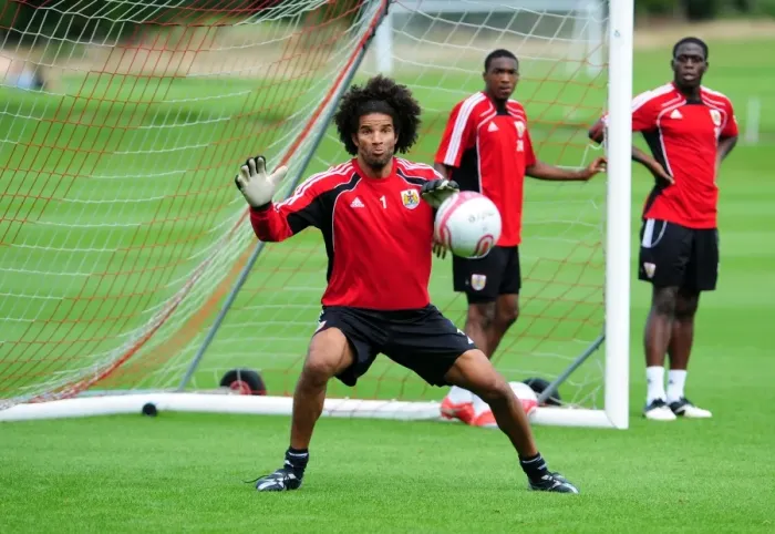 Framed Print : David James Kicks Off New Career at Bristol City: First Training Session Framed Print : David James Kicks Off New Career at Bristol City: First Training Session
