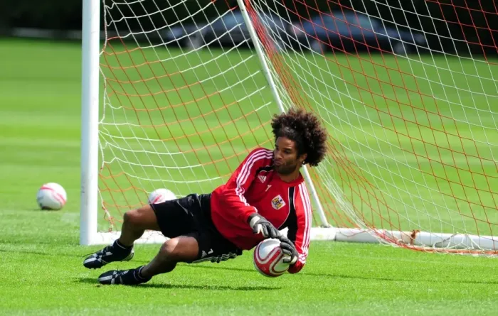 Framed Print : David James Kicks Off New Chapter at Bristol City: Legendary Goalkeeper's First Training Session Framed Print : David James Kicks Off New Chapter at Bristol City: Legendary Goalkeeper's First Training Session