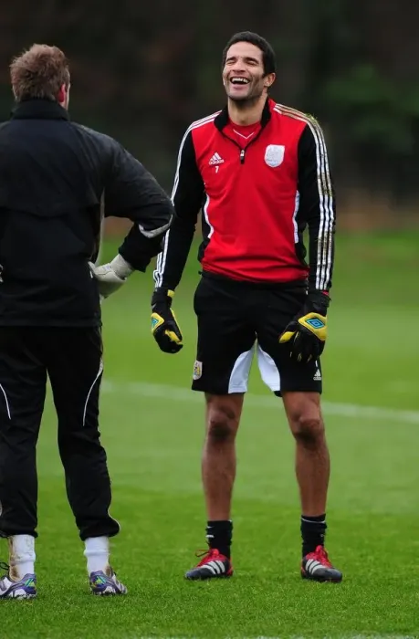 Framed Print : David James: A Light-Hearted Moment at Bristol City Football Club Training Framed Print : David James: A Light-Hearted Moment at Bristol City Football Club Training