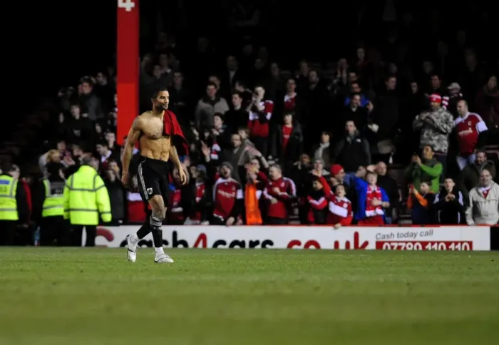 Framed Print : David James Red Card Shock: Bristol City Goalkeeper Dismissed in Championship Clash Against Middlesbrough (15 / 01 / 2011) Framed Print : David James Red Card Shock: Bristol City Goalkeeper Dismissed in Championship Clash Against Middlesbrough (15 / 01 / 2011)