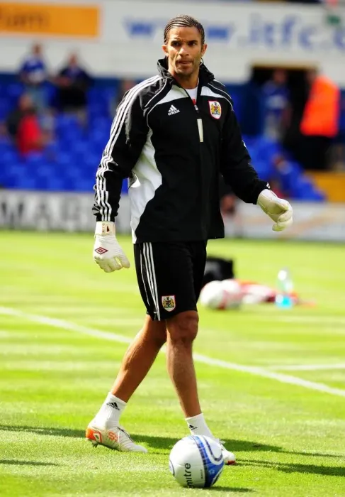 Framed Print : David James Saves for Bristol City: Ipswich vs. Bristol City Championship Clash, August 2010 Framed Print : David James Saves for Bristol City: Ipswich vs. Bristol City Championship Clash, August 2010