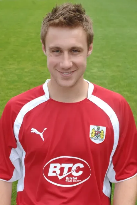 Framed Print : David Noble in Action for Bristol City Football Club Framed Print : David Noble in Action for Bristol City Football Club