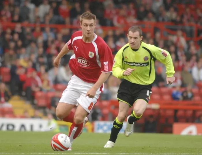Framed Print : David Noble in Action: Bristol City vs Sheffield United Framed Print : David Noble in Action: Bristol City vs Sheffield United
