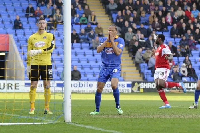 Framed Print : Dejected Mkandawire Scores Own Goal Against Bristol City Framed Print : Dejected Mkandawire Scores Own Goal Against Bristol City