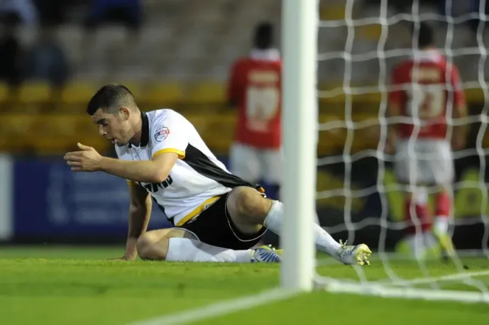 Framed Print : Dejected Port Vale's Richard Duffy After 0-3 Defeat to Bristol City Framed Print : Dejected Port Vale's Richard Duffy After 0-3 Defeat to Bristol City