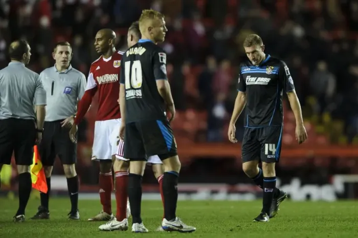 Framed Print : Dejected Simon Heslop of Stevenage After 4-1 Loss Against Bristol City Framed Print : Dejected Simon Heslop of Stevenage After 4-1 Loss Against Bristol City