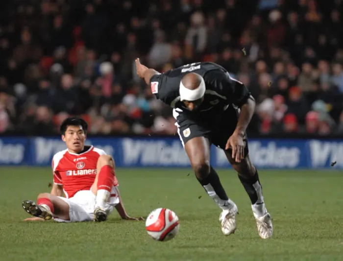 Framed Print : Dele Adebola in Action: Charlton Athletic vs. Bristol City