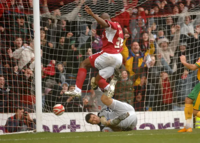 Framed Print : Dele Adebola's Thrilling Goal: A Stunner from the 2002 Championship Match between Bristol City and Norwich City