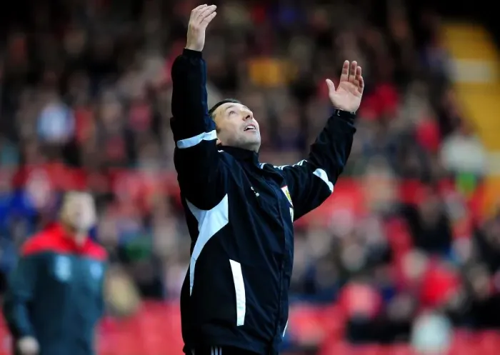 Framed Print : Derek McInnes of Bristol City Looks Skyward During Championship Match Against Nottingham Forest (17-12-2011) Framed Print : Derek McInnes of Bristol City Looks Skyward During Championship Match Against Nottingham Forest (17-12-2011)