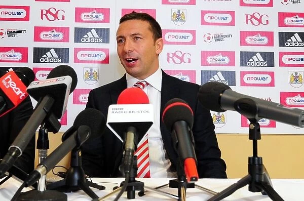 Derek McInnes First Press Conference as New Bristol City Manager (201011, Championship)