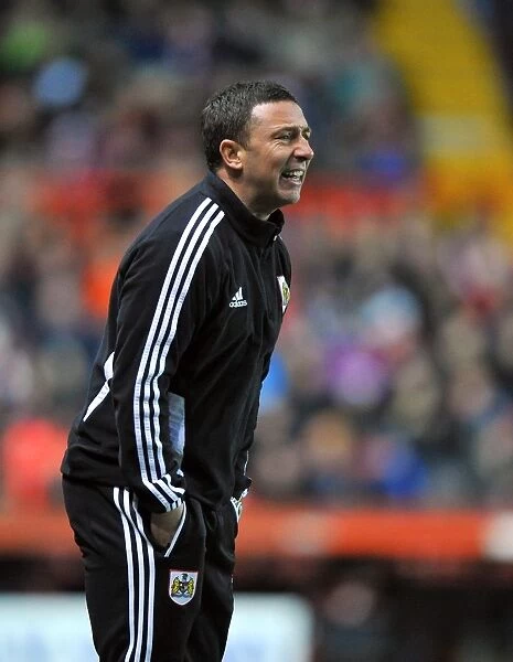 Derek McInnes Frustration: A Desperate Look as Bristol City Manager Against Wolves (12 / 01 / 2012)