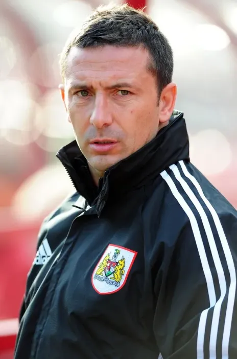 Framed Print : Derek McInnes Guides Bristol City in October 2011 Championship Clash vs Barnsley Framed Print : Derek McInnes Guides Bristol City in October 2011 Championship Clash vs Barnsley