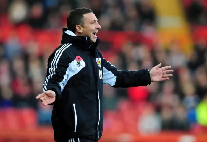Framed Print : Derek McInnes Leads Bristol City in Championship Clash against Hull City, October 2012 Framed Print : Derek McInnes Leads Bristol City in Championship Clash against Hull City, October 2012