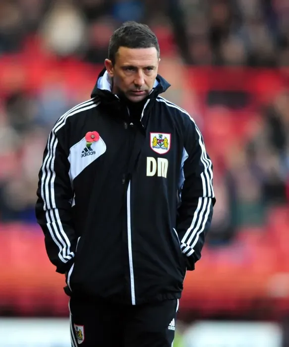 Framed Print : Derek McInnes Leads Bristol City in Championship Clash against Hull City, October 2012 Framed Print : Derek McInnes Leads Bristol City in Championship Clash against Hull City, October 2012