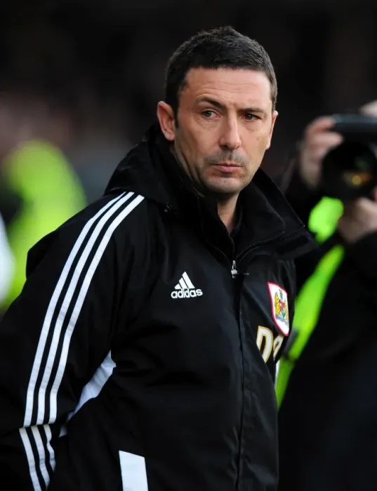 Framed Print : Derek McInnes Leads Bristol City in FA Cup Clash against Crawley Town - 07 / 01 / 2012