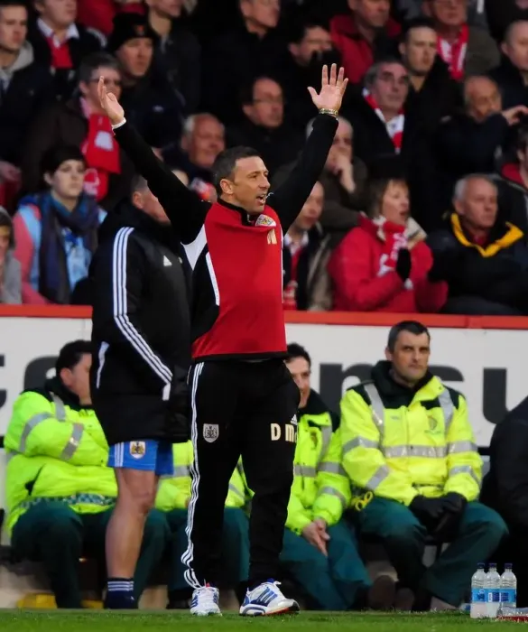 Framed Print : Derek McInnes Pleads for Extra Time: Nottingham Forest vs. Bristol City, 07-04-2012 Framed Print : Derek McInnes Pleads for Extra Time: Nottingham Forest vs. Bristol City, 07-04-2012