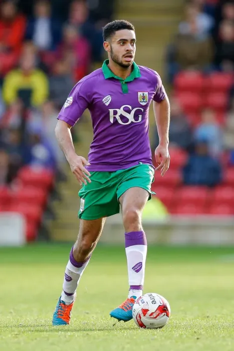 Framed Print : Derrick Williams in Action: Barnsley vs. Bristol City, October 25, 2014