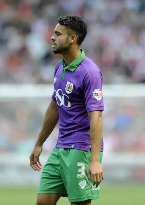 Framed Print : Derrick Williams in Action: Bristol City vs. Sheffield United - Sky Bet League One Opener (August 2014)