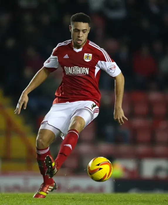 Framed Print : Derrick Williams in Action: Bristol City vs Leyton Orient, Sky Bet League One, 2013 Framed Print : Derrick Williams in Action: Bristol City vs Leyton Orient, Sky Bet League One, 2013